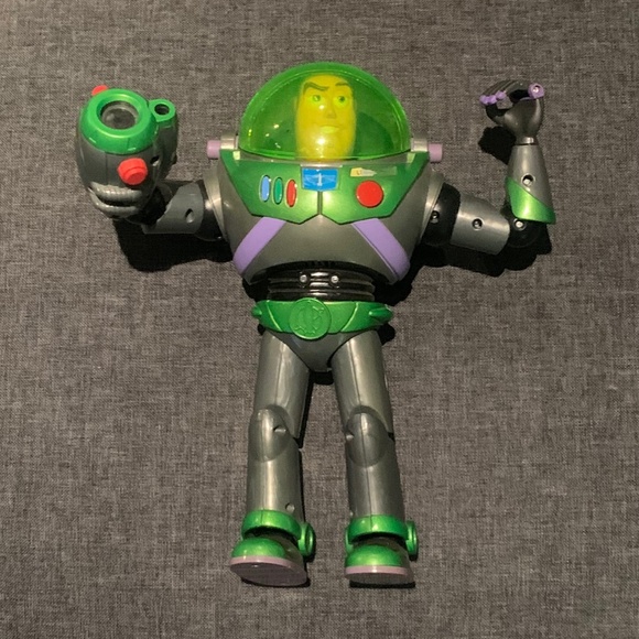 Buzz Lightyear Action Toy - Picture 1 of 4